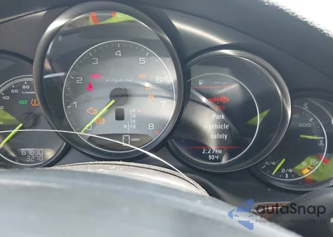 2014 Porsche Panamera E-Hybrid S from USA, damaged, VIN WP0AD2A75EL044758